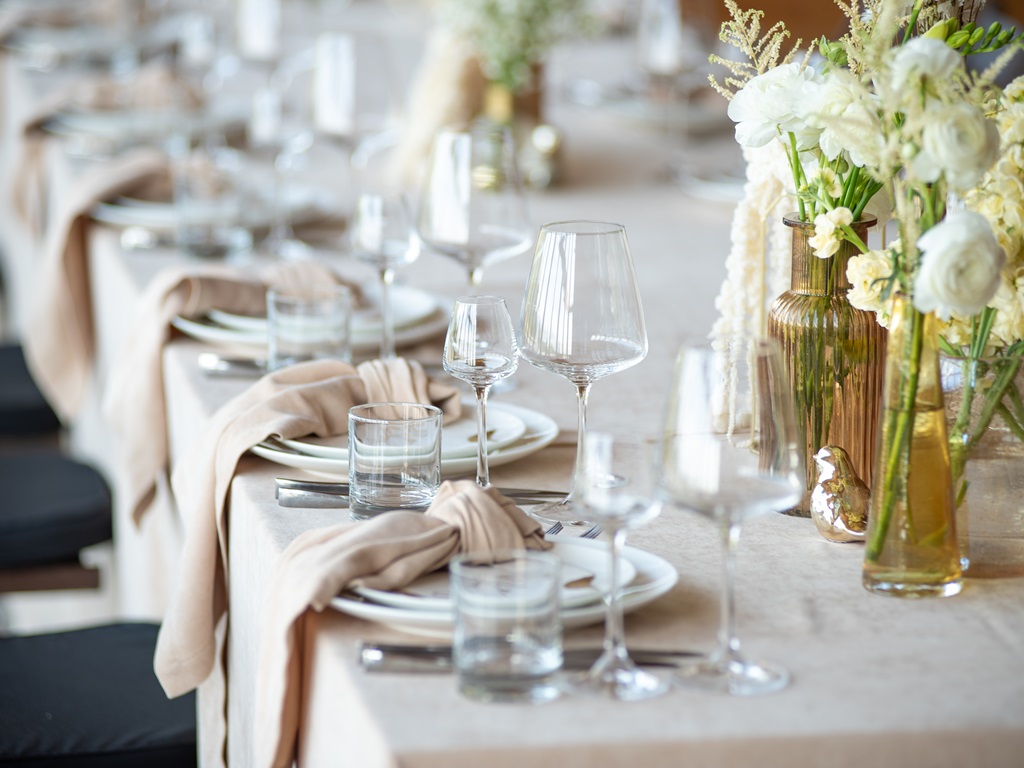prostokątne stoły weselne